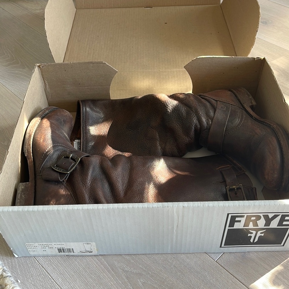 FRYE Veronica Slouch 8